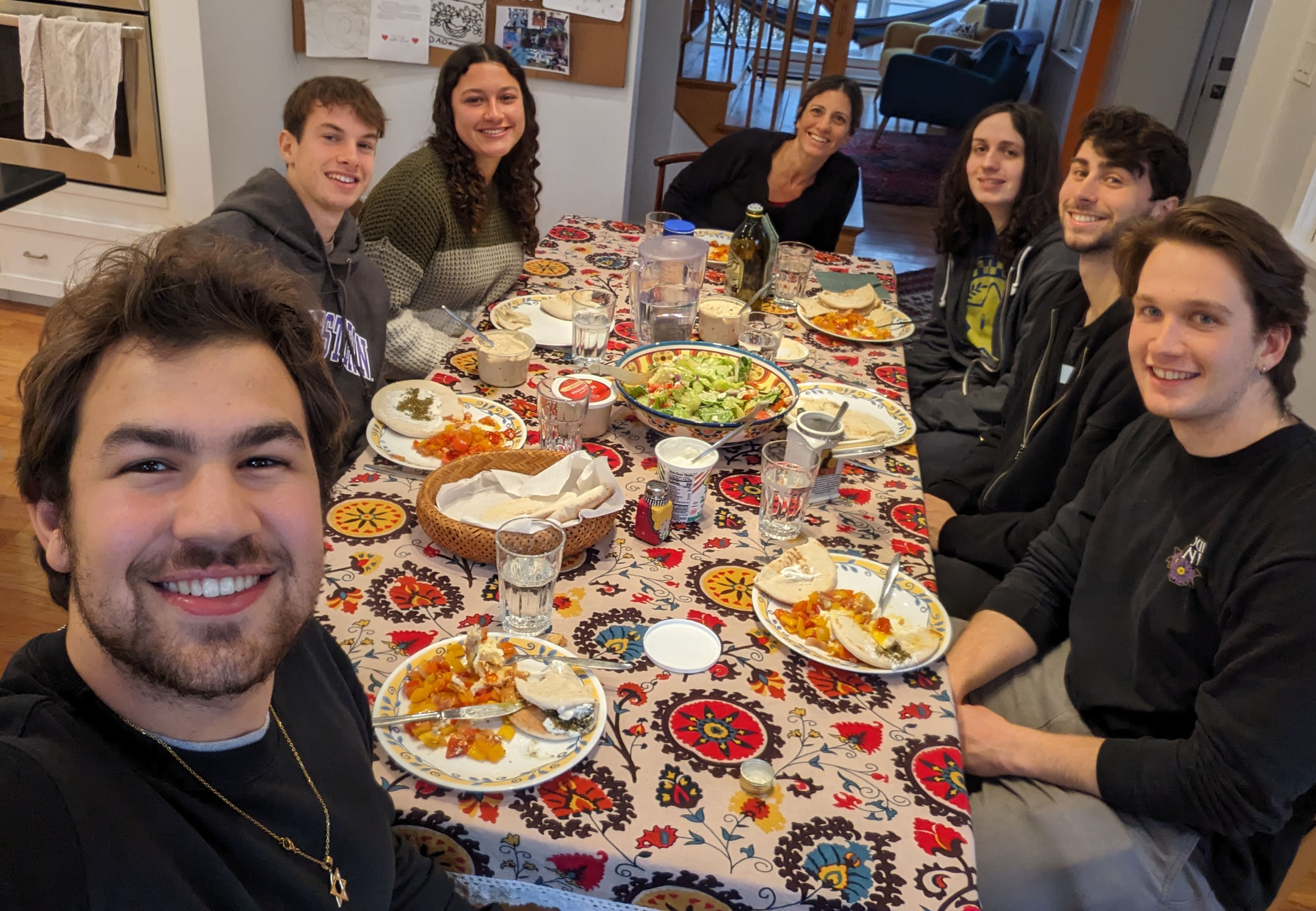 Hebrew students eating dinner